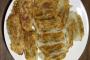 【画像あり】味の素の冷凍餃子焼いたやで・・・・・・・・・・・・・・・