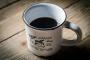 【悲報】ワイフリーター、客にホットコーヒーをかけて怒鳴られどつかれる・・・・・・