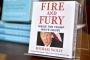 【画像あり】トランプの暴露本を読む金正恩がめっちゃ楽しそうｗｗｗｗｗｗｗｗｗｗｗ