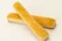 スティックパンを牛乳に浸して食べる旦那。素敵な人だけどほんと辞めて欲しい…