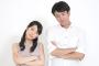 私「なんで私があげた腕時計じゃなく元からもらった腕時計してるの？」彼「この時計は汚れても平気だから」