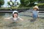 【※朗報】「暑ーい」 幼女らジャブジャブ水遊びｗｗｗ（画像あり）