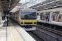 駅員「すみません。ここは女性専用車両です！」 男「あっ僕トランスフォーマーなので。」
