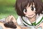 《ガルパン》秋山殿がお腹の上で遊んでる