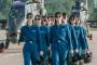 中国陸軍初の女性飛行士候補生10人がヘリ単独飛行に成功！