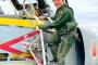 中山防衛副大臣が空自F-4戦闘機に搭乗、幼少期に百里基地に訪れた写真と同じポーズでパチリ！