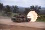 オーストラリア王立陸軍のM1A1エイブラムス戦車が実弾射撃のデモンストレーションを実施！