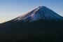 【危険行為】富士山の弾丸登山客、もうめちゃくちゃ・・・