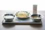 【悲報】学校給食の米、"麦"を混ぜて増量wwwwww
