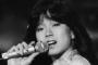 「これは永久保存版」「朝から何回も観ちゃう」中森明菜〝チョコCMソング〟熱唱に大反響「節が炸裂してる」「ヘッドホン左右逆だけどかわいいから許す」