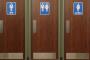 小学校「差別を無くすため、トイレは今後男女共用にします！」【海外反応】