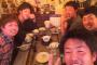 画像　元ロッテ･中後悠平、元チームメイトと食事する