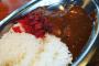 貴殿らはカレー食べる時ルーは右？左？