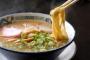 近所のラーメン屋の求人が月給３０万なんだが