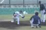 【悲報】西武・中崎兄、ブルペンで他の投手や壁と激突していた