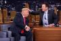 【動画】トランプ氏、カツラ疑惑を一掃するパフォーマンスを披露