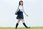 女子高生のスカートの中に頭を突っ込んでしまった事がキッカケで結婚する事に。女子高生「見たかったらお願いしてください」