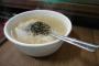 ラーメン屋のカウンターで隣の席のヤツがスマホ置いて見ながら食ってたんだが 	