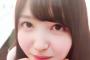 【乃木坂46】久保史緒里が山下美月の手にあご乗せ！