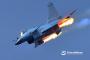 火を噴くJ-10中国軍戦闘機…模擬地上ターゲットにロケット弾を発射！