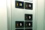 駅ビルの8Fからエレベーターに乗りB1Fへ→1Fで5人連れ家族が乗ってきたが、エレベーター下降すると親父「なんで下に行くんだよ！」→しかもB1で降りようとしたら…