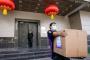 【速報】米当局者、ヒューストンの中国総領事館に突入！！