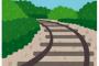 畑の持ち主が線路脇のフェンスに細工して線路をこえて畑に行けるようにした。が、台風で路盤が流出し復旧作業時にフェンスも交換。今でも幽霊踏切を探しに来る奴がいるらし
