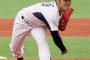 【悲報】神宮球場、ゆがんでた