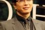 GACKT、Twitterで鍛えぬかれた腹筋を披露