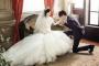 【画像】癌で死ぬ前に結婚したいとダッチワイフと結婚式を挙げたイケメンが話題にｗｗｗ