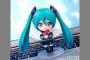 初音ミクさんの「ねんどろいどこ～で」シリーズに「赤い羽根共同募金運動 創設70年 記念コーデ」が登場