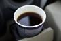 車内でコーヒーをゴクゴク飲んでいた嫁『トイレ行きたい！』俺「渋滞してるからコンビニまで時間かかるよ？あと少し我慢してね！」嫁『う、うん…』→コンビニへ到着すると…