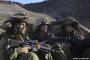 イスラエル軍の男女混成大隊が訓練を実施…男性隊員を担ぐ女性隊員の姿も！
