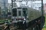 【衝撃画像！】東京で快速電車に飛び込み窓破る、命に別条はなし