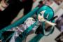 【悲報】ワイ、彼女に初音ミクのグッズを捨てるように言われ咽び泣く・・・・・・