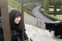 【画像】橋本環奈、猫を見つめる姿に絶賛の嵐「可愛いの極み」「最高の組み合わせ」 	