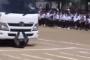 【事故再現中のスタントマンひかれ死亡】交通安全教室、中学生470人の前でトラックに 	