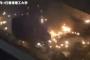 香港警察の装甲車がデモ隊に突入…火炎瓶で撃退！