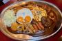 このカレーライスを20分以内に完食できたら10000円 	