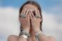 【閲覧注意】しゃがんだ女性に悪質ないたずらするgif動画が流出ｗｗｗｗｗｗｗｗｗ