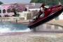 【動画】テーマパークの水上バイクが観客席に突っ込む・・・