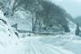 うっすら雪が積もっただけでチンタラ運転してるバカ多くね？