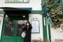【SKE48】佐藤佳穂が豊橋の「MERCY'S Cafe」の前で撮影！！！