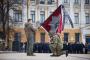 ウクライナ首都キーウで新旅団の結成式…ゼレンスキー大統領が軍旗を渡す！