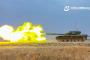 中国陸軍機甲旅団の99式主力戦車が実弾射撃訓練を実施！