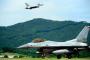 韓国軍のKF-16戦闘機が米アラスカで訓練中に機体破損…滑走中に操縦士が非常脱出！